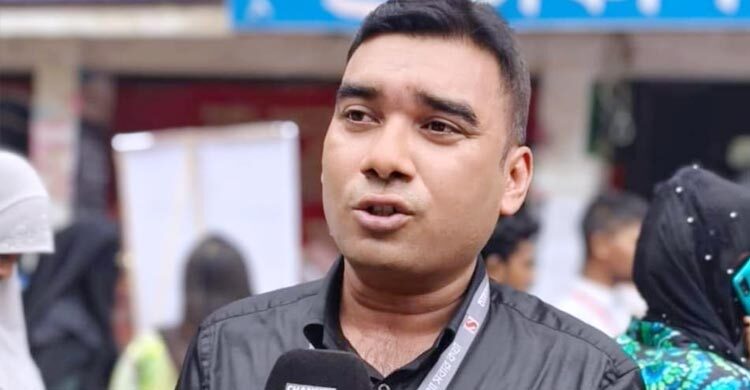 ডাকসুতে দায়িত্ব পালনকালে সাংবাদিকের মৃত্যু